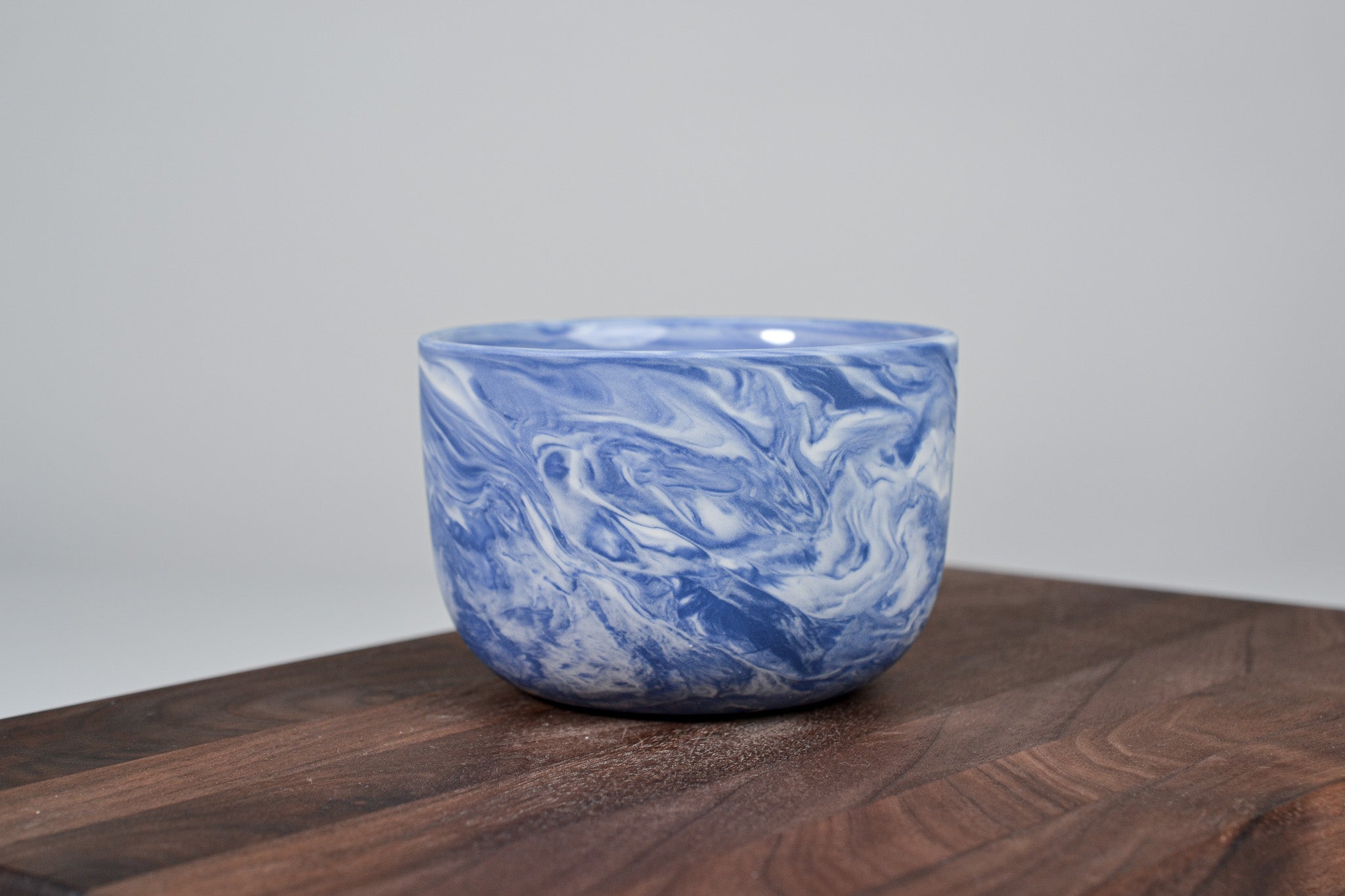 Kávový hrnek z porcelánu - Flow - 280 ml - modrý porcelán
