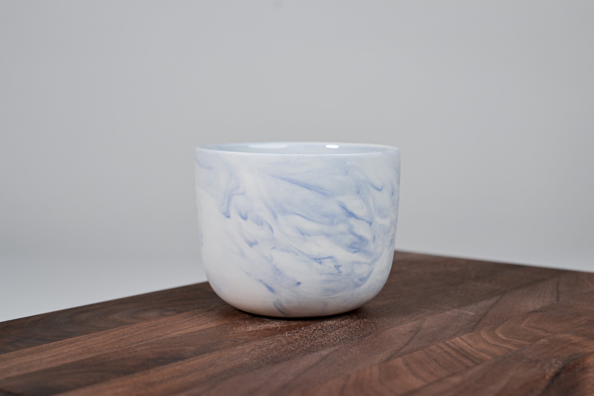 Kávový hrnek z porcelánu - Flow - modrý - 200 ml