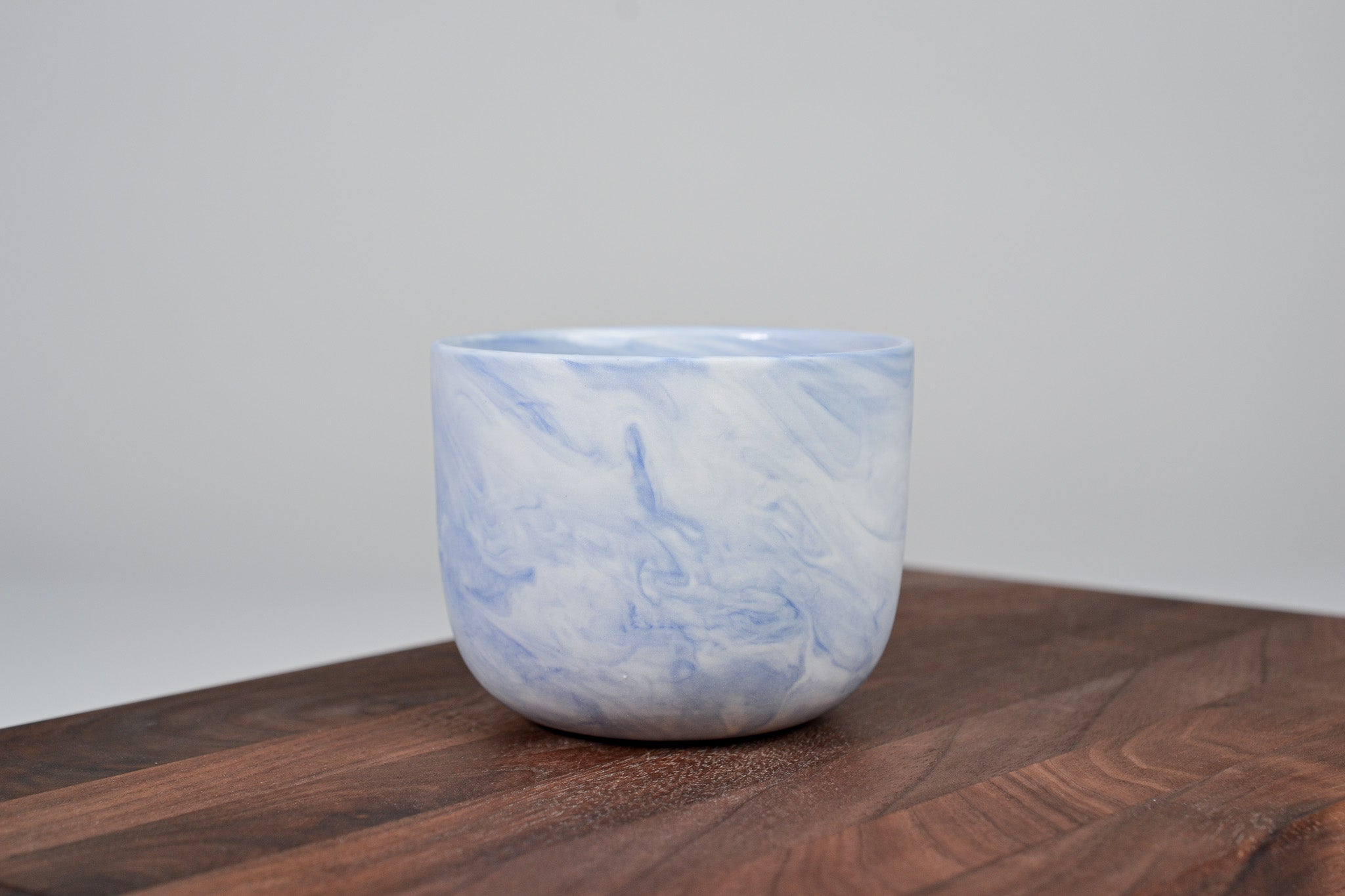 Kávový hrnek z porcelánu - Flow - modrý - 200 ml