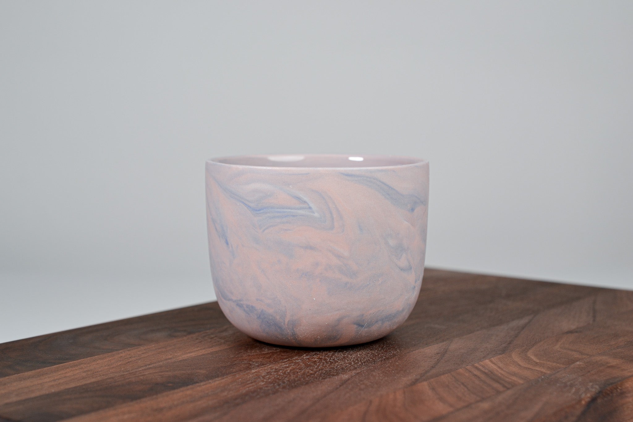 Kávový hrnek z porcelánu - Flow - červánkový - 200 ml