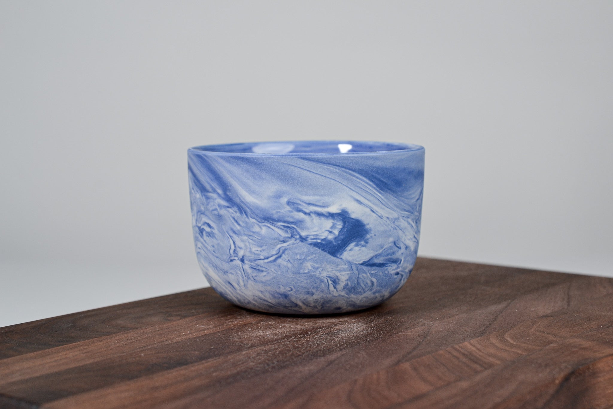 Kávový hrnek z porcelánu - Flow - 280 ml - modrý porcelán