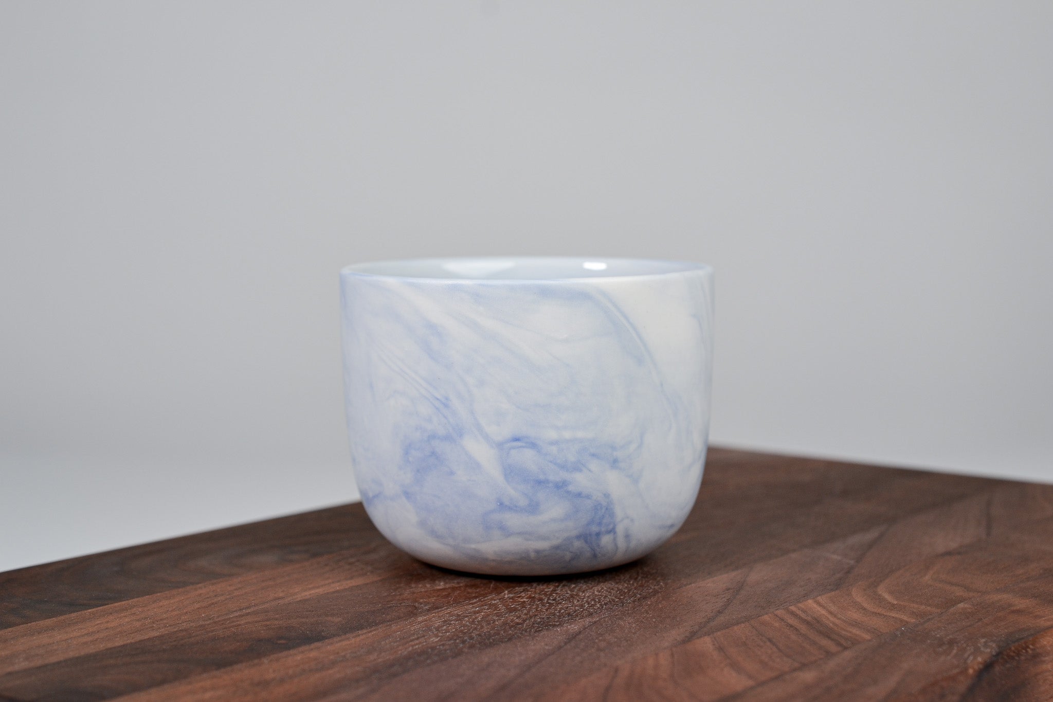 Kávový hrnek z porcelánu - Flow - modrý - 200 ml