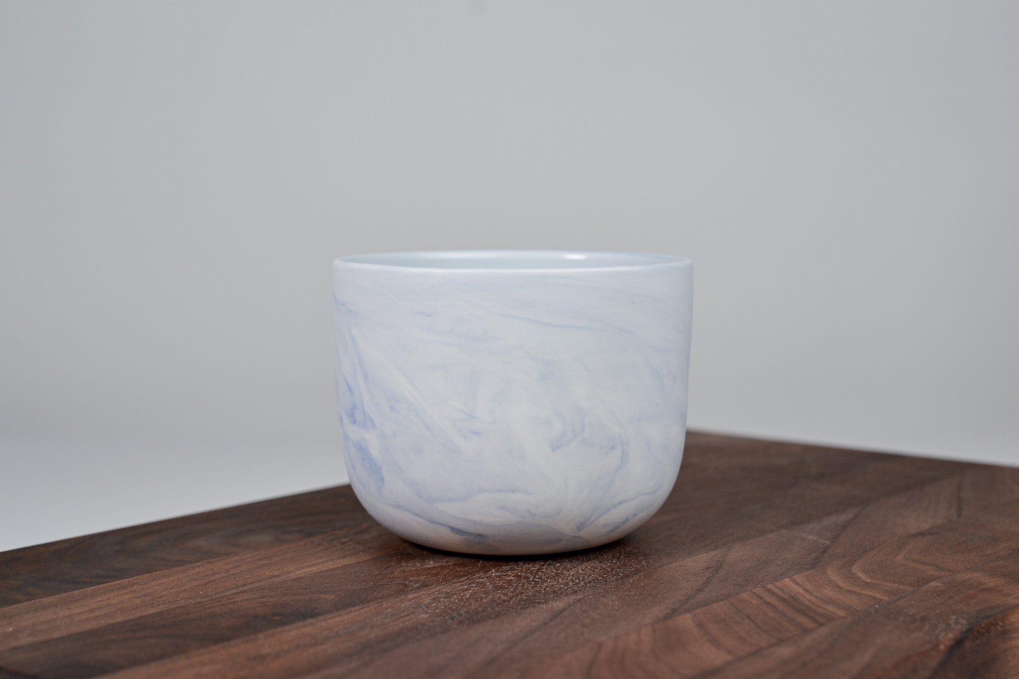 Kávový hrnek z porcelánu - Flow - modrý - 200 ml