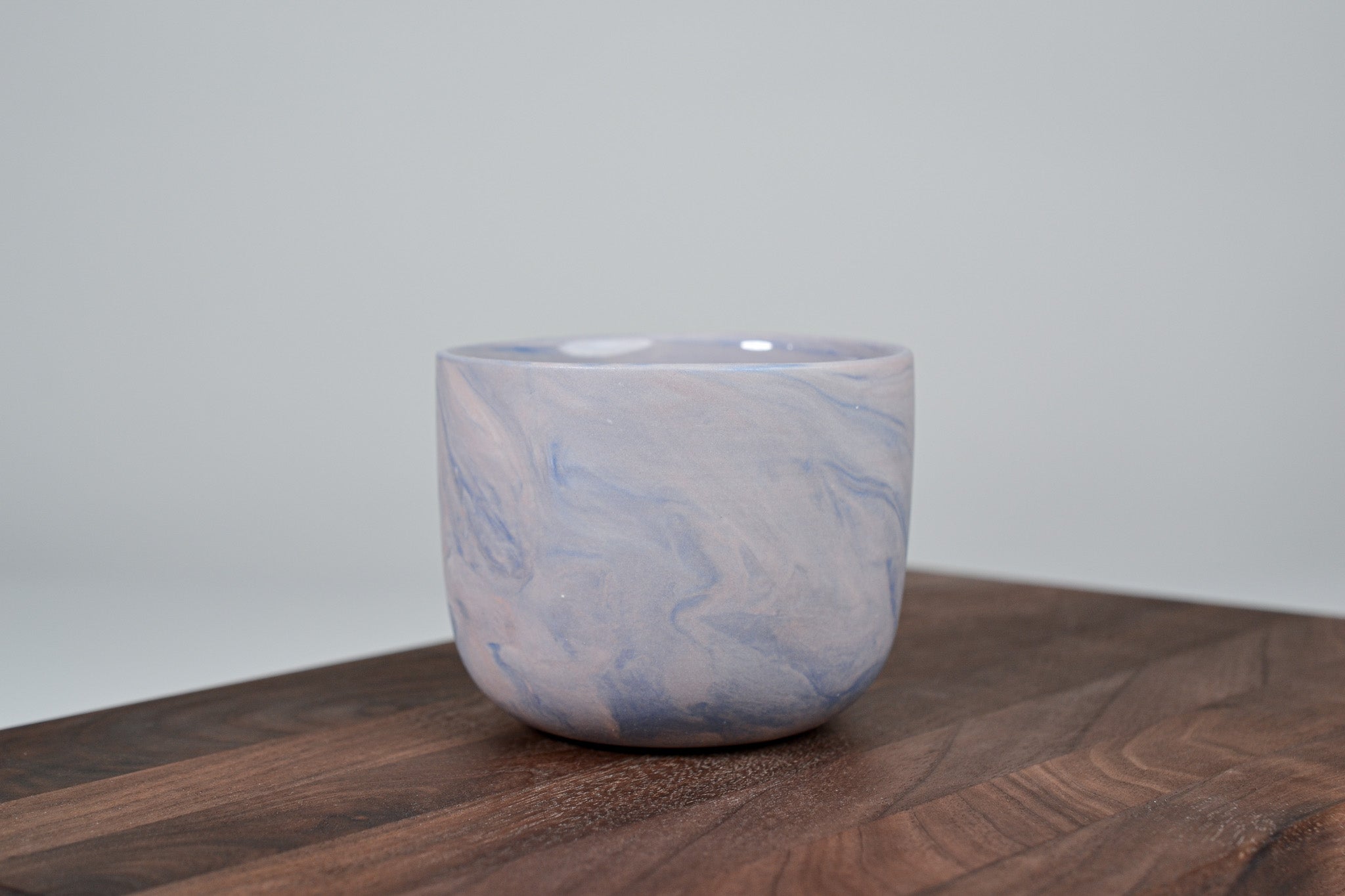 Kávový hrnek z porcelánu - Flow - červánkový - 200 ml