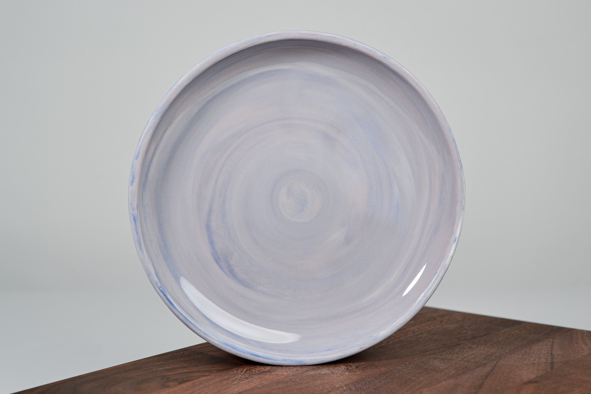 Podšálek z porcelánu - Flow - červánkový