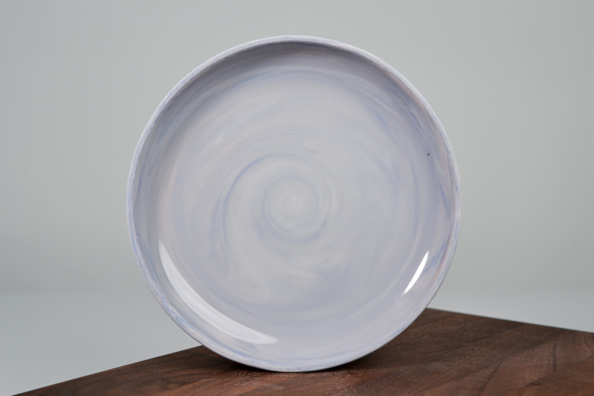 Podšálek z porcelánu - Flow - červánkový