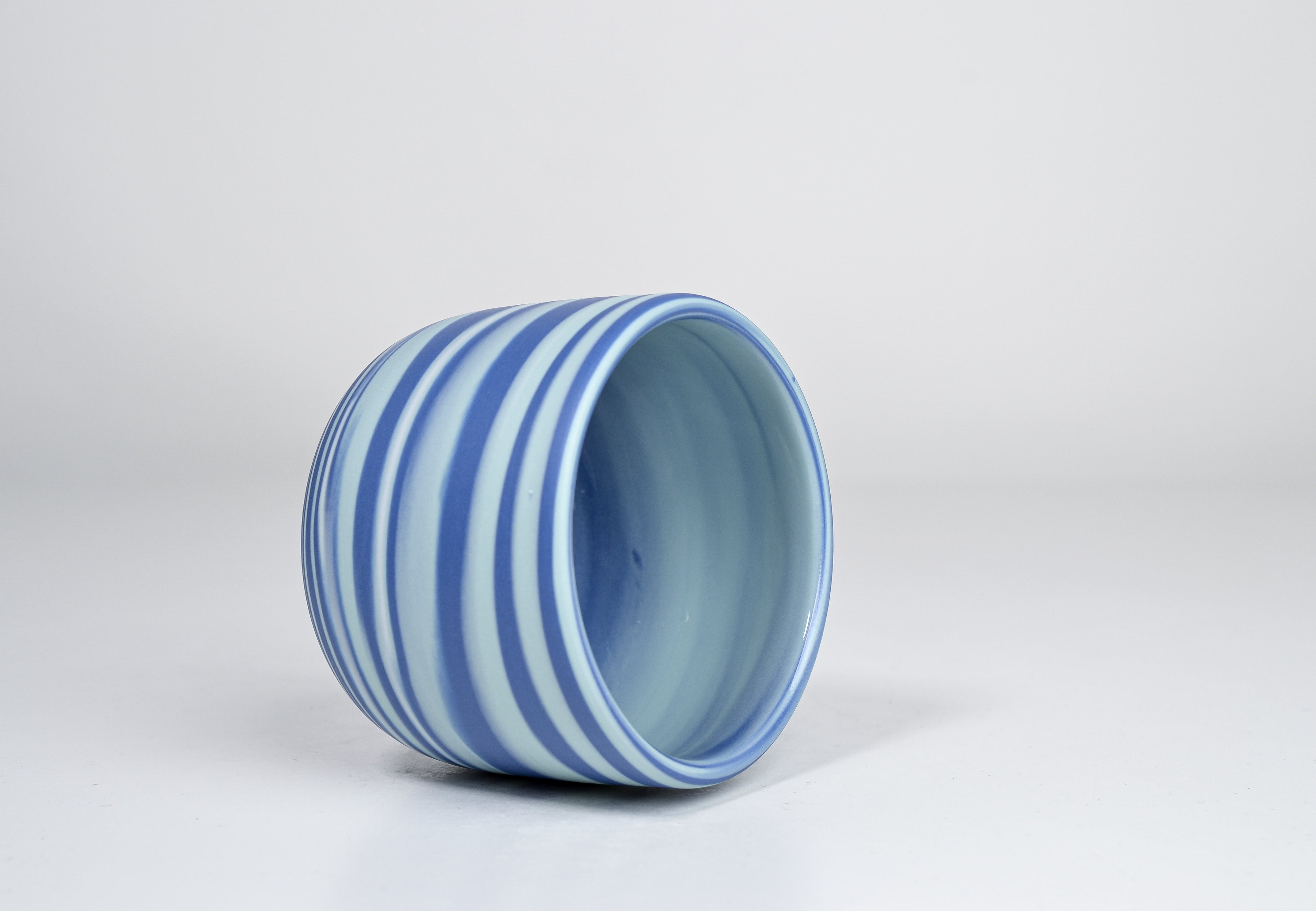 Let it flow. Porcelain cup. 190ml