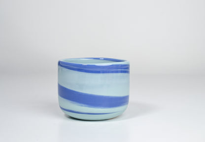 Let it flow. Porcelain cup. 180ml glossy version