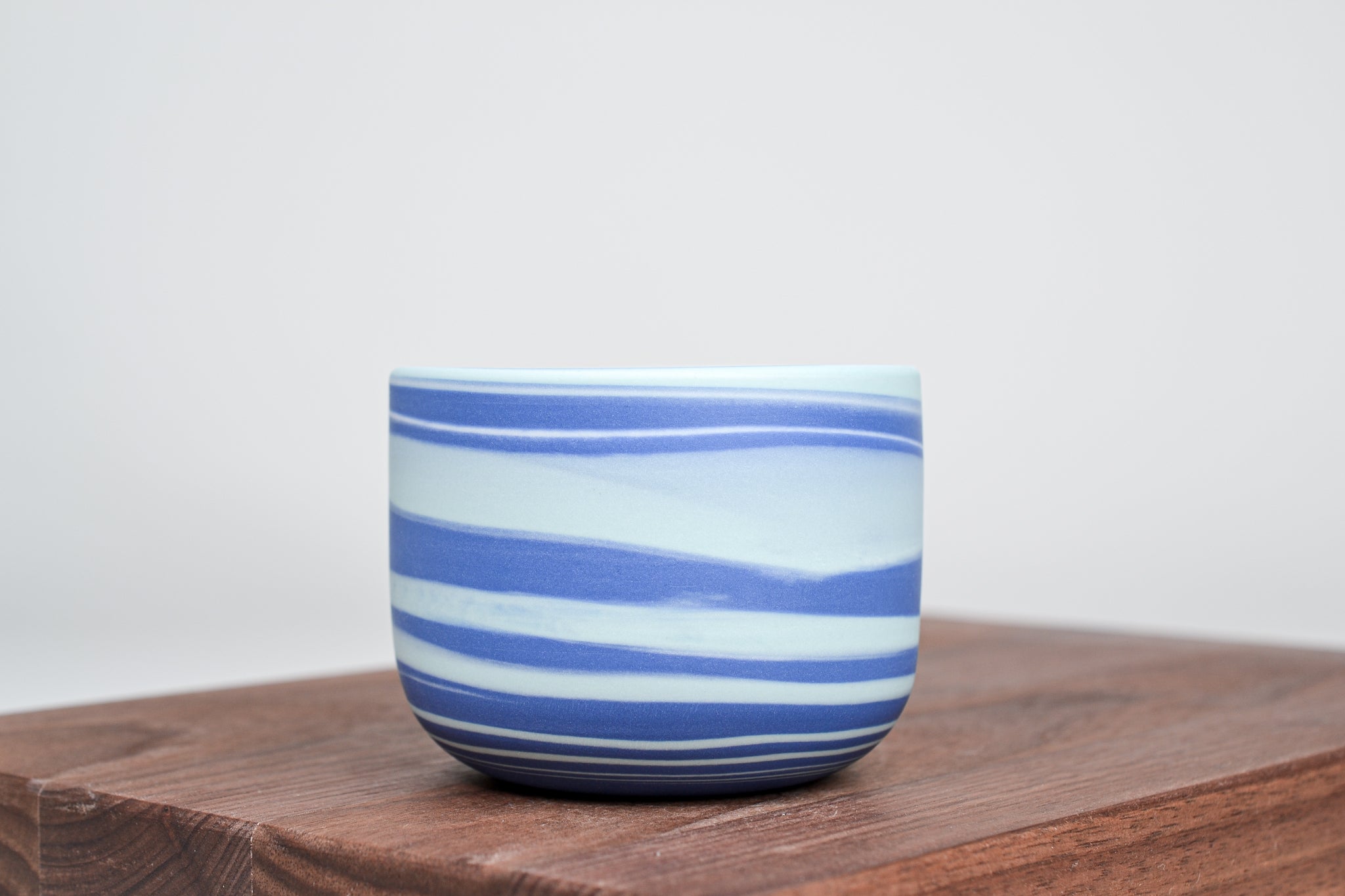 Let it flow. Porcelain cup. 190ml